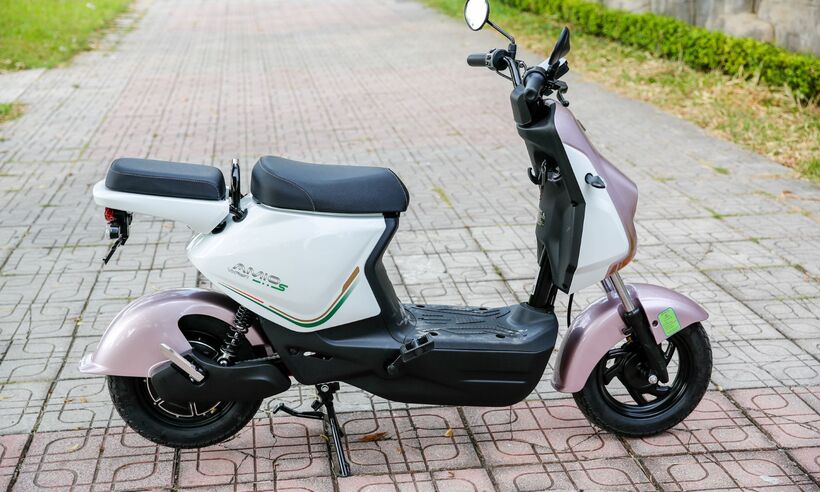 VinFast Amio S2: Mẫu xe “vừa lòng phụ huynh, đúng ý học sinh” trước mùa tựu trường - 1