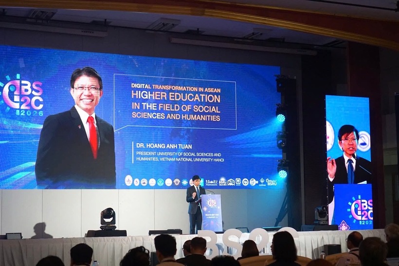 GS. TS. Hoàng Anh Tuấn phát biểu keynote tại Hội thảo "Con đường trí tuệ: Đổi mới sáng tạo xuất phát từ bối cảnh địa phương và di sản văn hóa" nhân dịp kỷ niệm 130 thành lập ĐH Hoàng gia Bansomdejchaopraya (1/2026)