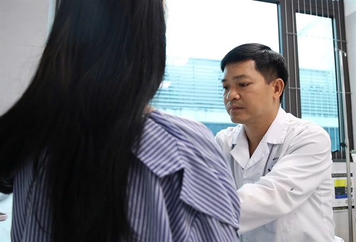 Cảnh báo biến chứng tiêm filler ngực tại nhà. Ảnh: BSCC