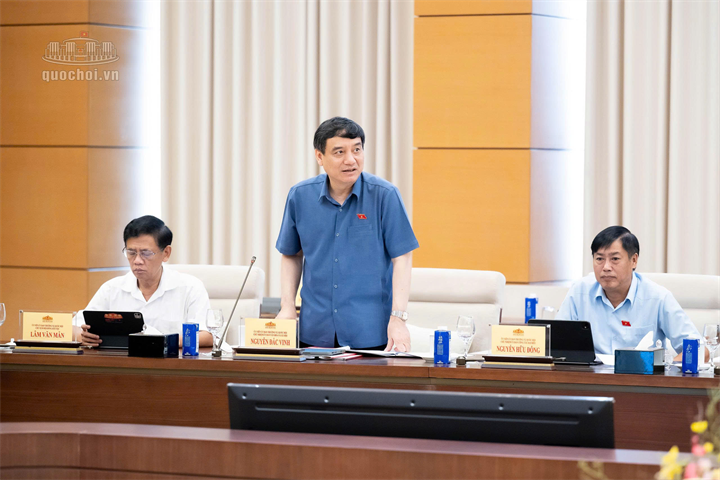 Chủ nhiệm Ủy ban Văn hóa và Xã hội Nguyễn Đắc Vinh (Ảnh: Media Quốc hội).