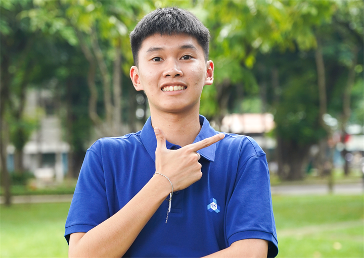 Võ Gia Thịnh, cựu học sinh Trường THPT Chuyên Nguyễn Du (Đắk Lắk), trở thành thủ khoa kép Trường ĐH Bách khoa TPHCM. Ảnh: Như Quỳnh/VietNamnet