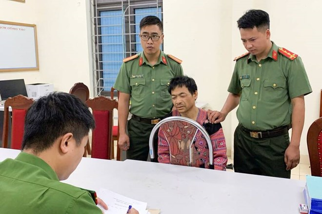 Đối tượng Giàng A Của tại cơ quan công an. Ảnh: Công an tỉnh Sơn La