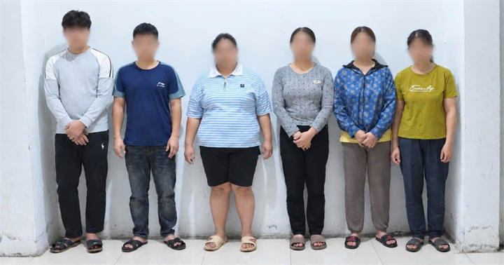 Nhóm đối tượng tại cơ quan công an. (Ảnh: Công an Phú Thọ)