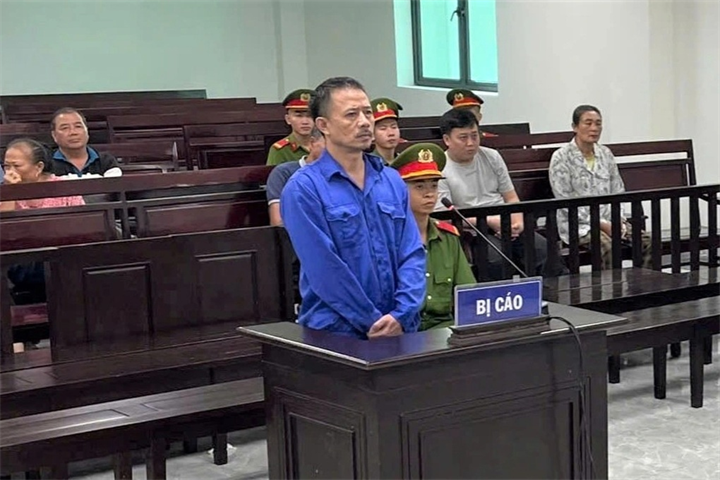Ngô Ngọc Chung tại phiên tòa (Ảnh: Văn Nguyễn)/Dân Trí