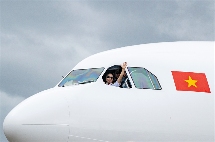 Cận cảnh tàu thân rộng A330 đầu tiên của Sun PhuQuoc Airways vừa đáp sân bay Phú Quốc - 10
