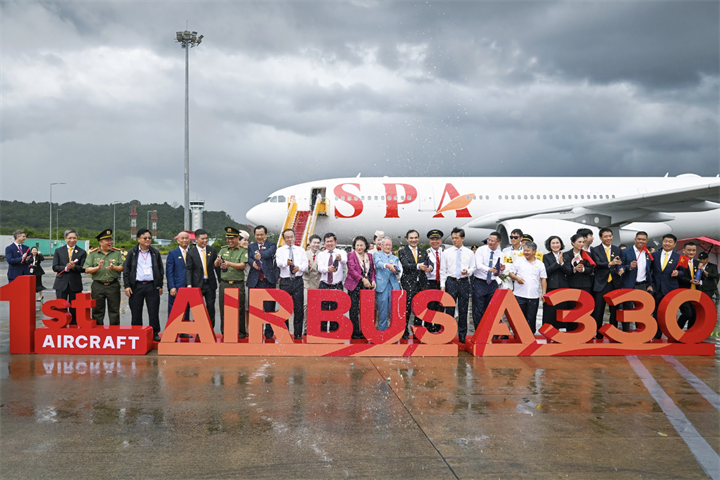 Cận cảnh tàu thân rộng A330 đầu tiên của Sun PhuQuoc Airways vừa đáp sân bay Phú Quốc - 5