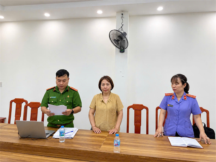 Cơ quan công an khởi tố vụ án, khởi tố bị can đối với Lã Thị Phương Hoa. Ảnh: Công an Lào Cai
