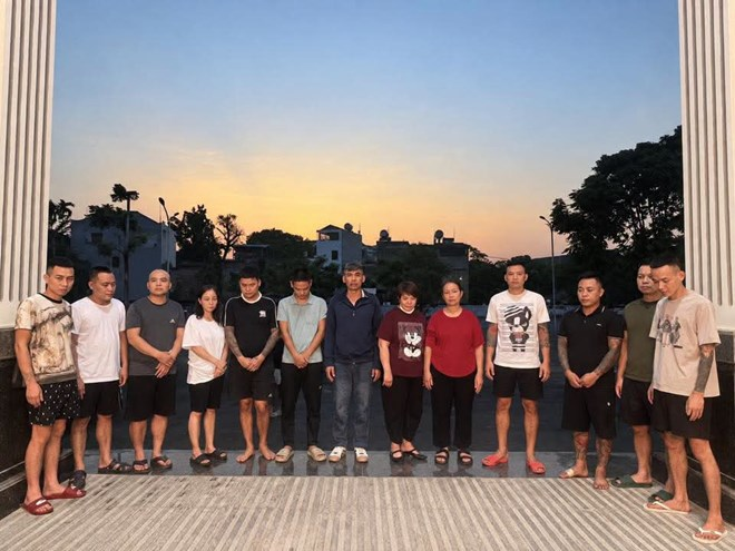 Các đối tượng bị bắt quả tang về hành vi đánh bạc. Ảnh: Công an tỉnh Tuyên Quang