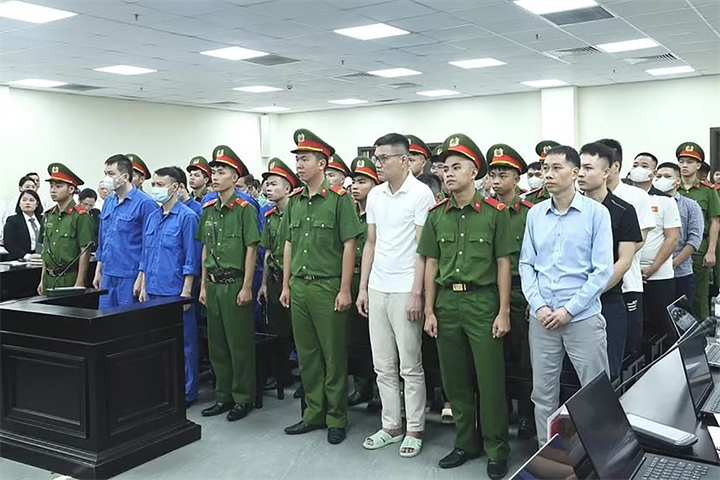 Các bị cáo tại phiên tòa. Ảnh: Công Lý