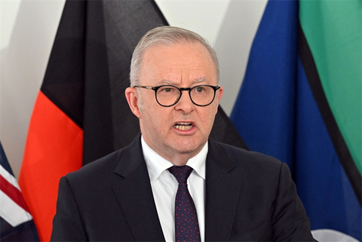 Thủ tướng Úc Anthony Albanese trả lời báo chí tại Mỹ ngày 23/9. Ảnh: Reuters
