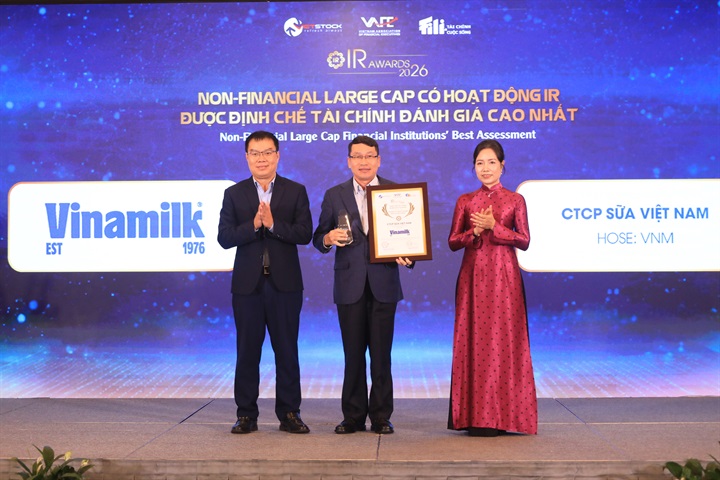 Đây là năm thứ 3 liên tiếp, Vinamilk đón nhận danh hiệu Doanh nghiệp vốn hóa lớn phi tài chính có hoạt động IR được định chế tài chính đánh giá cao nhất (Ảnh: BTC).