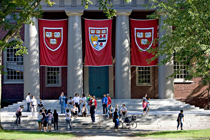ĐH Harvard dẫn đầu xếp hạng năm nay. Ảnh: Harvard