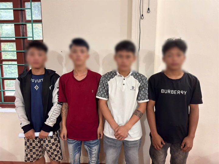 Các đối tượng gây rối trật tự công cộng tại cơ quan điều tra. Ảnh: Công an tỉnh Cao Bằng
