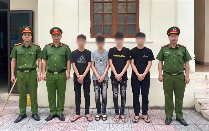 M.X.Đ và 3 đối tượng liên quan vụ án tại cơ quan công an. Ảnh: Tiền Phong