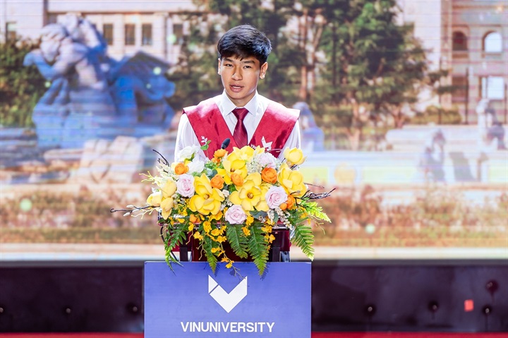Zhanarys Nurlanuly Mukan, tân sinh viên đến từ Kazakhstan, đại diện Khóa 7 chia sẻ câu chuyện về cảm giác “thuộc về” VinUni ngay từ những ngày đầu tiên.Nguồn ảnh VinUni