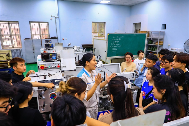 Một trong những điểm mới đáng chú ý của dự thảo là cụ thể hóa yêu cầu về đội ngũ nhà giáo gắn với quy mô đào tạo. Ảnh: MOET