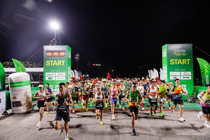 Các runners xuất phát tại VnExpress Marathon Grand Tour Nghệ An 2026. Nguồn ảnh Herbalife Việt Nam