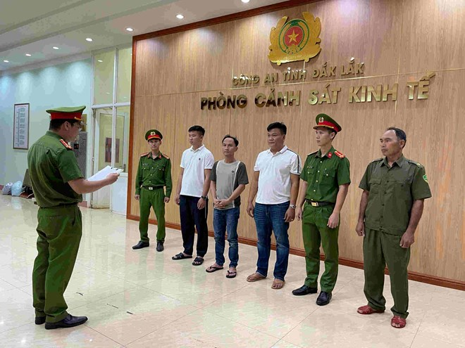 Cơ quan chức năng tỉnh Đắk Lắk khởi tố, xử lý nhóm đối tượng trong đường dây tuồn phân bón giả ra thị trường, thu lợi bất chính vào tháng 9/2026. Ảnh: Công an tỉnh Đắk Lắk/Lao động