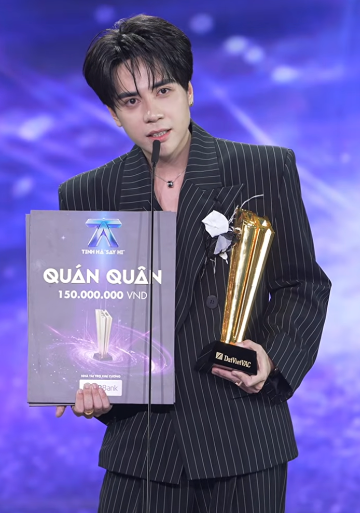 Quang Hùng MasterD giành vị trí quán quân cho mùa giải đầu tiên của Tinh hà say hi.&nbsp;Ảnh: NSX