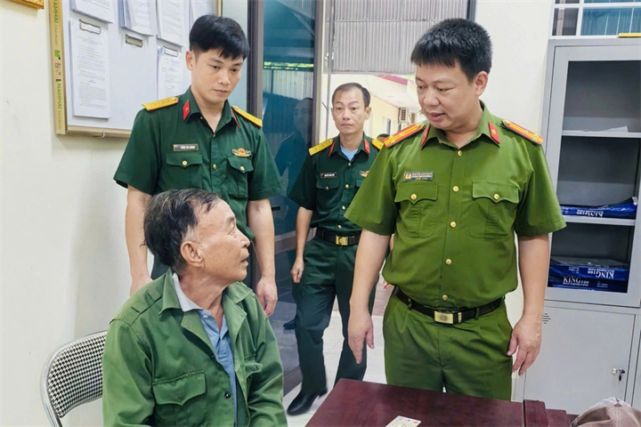 Lý Văn Tài tại cơ quan công an (Ảnh: Công an cung cấp).