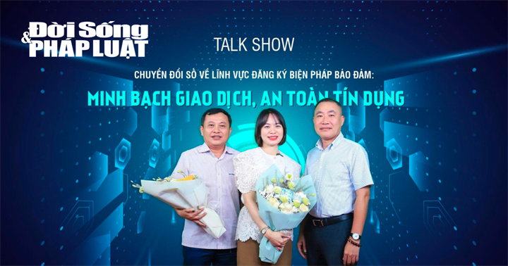 Nhà báo Phạm Quốc Huy, Tổng Biên tập Tạp chí Đời sống và Pháp luật và hai vị khách mời tham dự TalkShow.