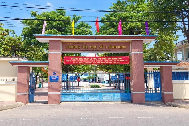 Trường Tiểu học số 1 Bình Định, nơi bị một “phụ huynh ảo” tố học sinh lớp 5 phải làm 10 trang bài tập về nhà mỗi đêm. Ảnh: ZNews