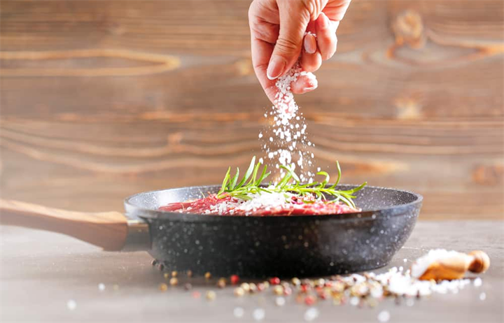 Ăn mặn là một trong những nguyên nhân gây suy giảm chức năng thận