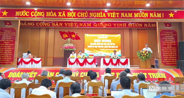 Đoàn đại biểu Quốc hội thành phố Đà Nẵng tiếp xúc cử tri xã Duy Nghĩa chiều 8/10, ghi nhận nhiều kiến nghị liên quan đến đời sống người dân.