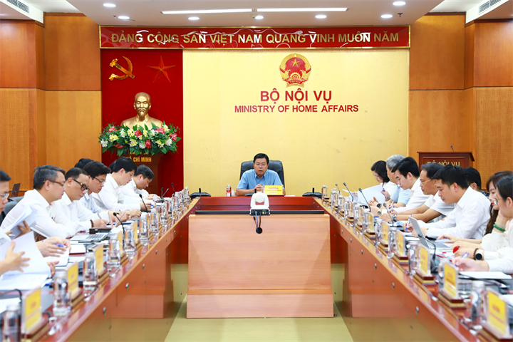 Bộ trưởng Bộ Nội vụ Nguyễn Tiến Hải chủ trì Hội nghị. Ảnh: Cổng TTĐT Bộ Nội vụ
