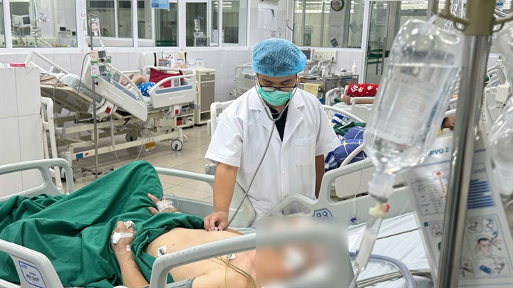 Cúm A không đơn thuần là bệnh cúm mùa, có thể gây suy hô hấp nhanh chóng. Ảnh: BVCC