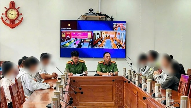 Lực lượng Công an làm việc với gia đình và các bên liên quan. Ảnh: Công an tỉnh An Giang