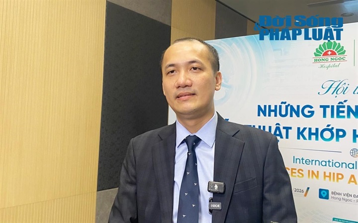 TS.BS. Lê Quang Huy, Trưởng khoa Ngoại Chấn thương chỉnh hình - Thần kinh sọ não, Bệnh viện Đa khoa Hồng Ngọc. Ảnh: Lê Liên