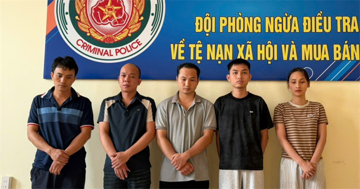 di-tim-viec-tren-telegram-2-nguoi-sang-campuchia-quet-khuon-mat-de-rua-tien.png