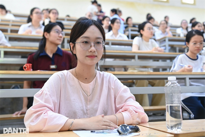Thí sinh dự thi vào Trường Đại học Sư phạm Hà Nội. Ảnh: Hải Long/Dân trí