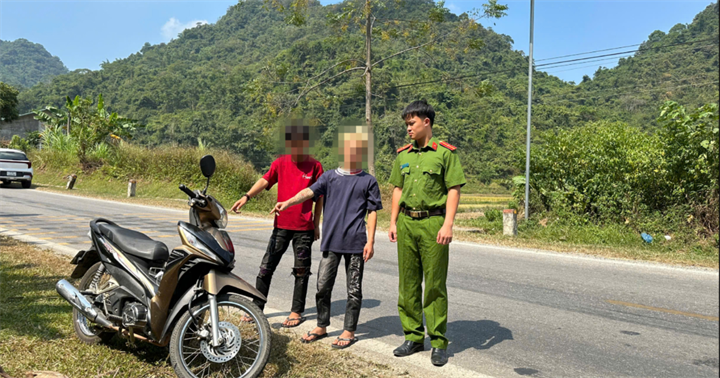 Hình ảnh thực nghiệm hiện trường các đối tượng thực hiện hành vi trộm cắp tại tỉnh Cao Bằng. (Ảnh: Công an Lạng Sơn)