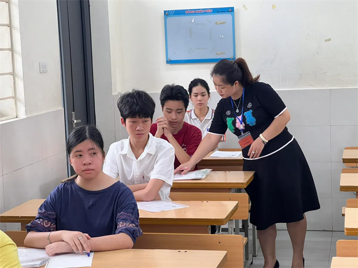 Việc Sở GD&ĐT ra đề kiểm tra chung cho học sinh lớp 5, lớp 9 và lớp 12 theo quy định mới đang nhận được sự đồng thuận cao. Ảnh minh họa: Dương Duy/VTV.VN