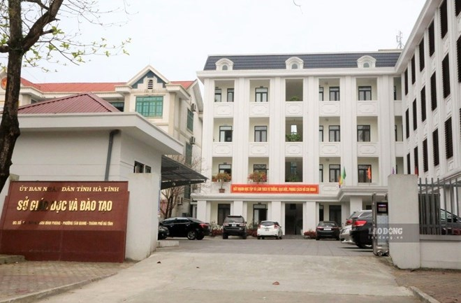 Sở GD&ĐT Hà Tĩnh đã ban hành văn bản hướng dẫn về cắt giảm các cuộc thi, hồ sơ, sổ sách, hội họp và báo cáo trung gian trong cơ sở giáo dục từ năm học 2026 - 2027. Ảnh: Trần Tuấn chụp năm 2025
