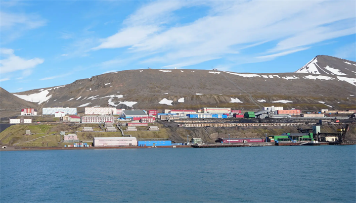 Thị trấn Barentsburg trên quần đảo Svalbard là một khu định cư khai thác mỏ do một công ty thuộc sở hữu nhà nước Nga vận hành. Ảnh: Barents Observer