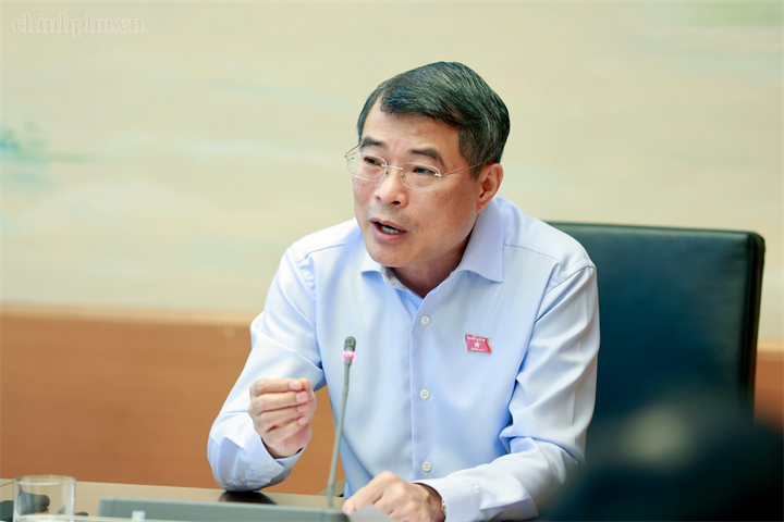 Thủ tướng cho biết sẽ tiếp tục chỉ đạo rà soát kỹ lưỡng các quy định về đảm bảo cạnh tranh, mua sắm tập trung, nhất là trong lĩnh vực y tế - Ảnh: chinhphu.vn/Nhật Bắc