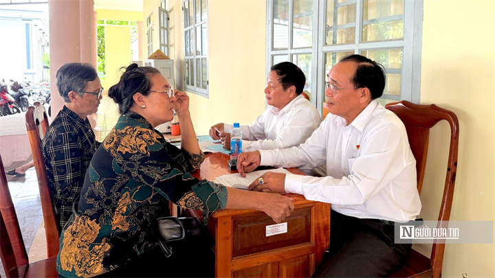 Các luật gia tư vấn, giải đáp vướng mắc pháp lý cho người dân tại các buổi tuyên truyền, phổ biến, giáo dục pháp luật.