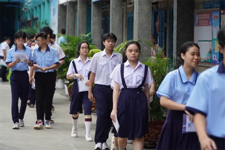 Thí sinh thi vào lớp 10 tại TP.HCM. Ảnh: Znews