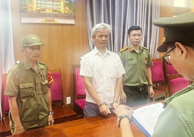 Bắt giám đốc trung tâm Anh ngữ tổ chức dạy học trái phép ở Đà Nẵng. Ảnh:Lao động