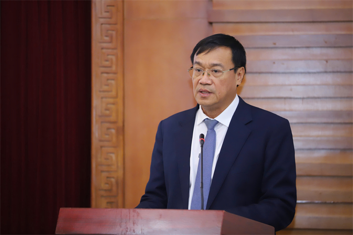 Chánh Văn phòng Bộ VHTTDL - Đặng Hà Việt thay mặt cán bộ được điều động, bổ nhiệm, phát biểu tiếp thu ý kiến chỉ đạo tại buổi lễ