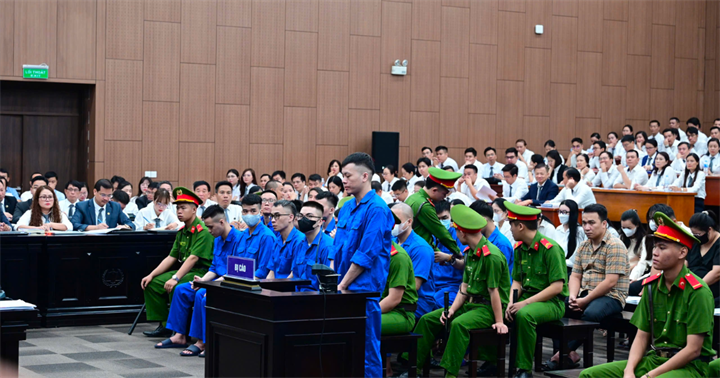 Các bị cáo tại phiên tòa.