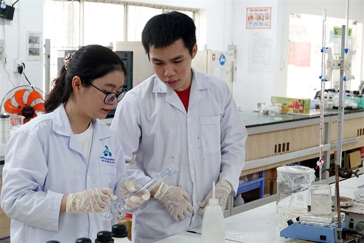 Phát hiện, tạo nguồn, bồi dưỡng người học có thành tích nổi bật hoặc tiềm năng phát triển trong các ngành, lĩnh vực ưu tiên. Ảnh: Moet