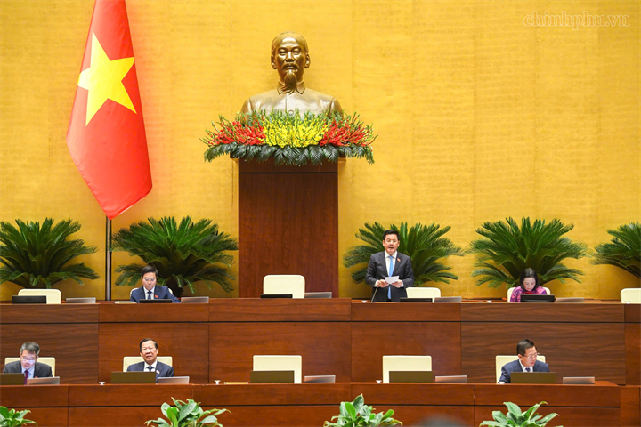 Quang cảnh phiên thảo luận tại hội trường sáng 30/10 - Ảnh: chinhphu.vn/Nhật Bắc