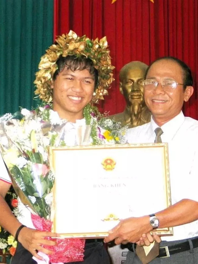 Cuộc sống hậu vô địch của những Quán quân Olympia thành công nhất: Người về nước lập nghiệp, người yên bề gia thất ở nước ngoài - Ảnh 7. Cuộc sống hậu vô địch của những Quán quân Olympia thành công nhất: Người về nước lập nghiệp, người yên bề gia thất ở nước ngoài - Ảnh 7.