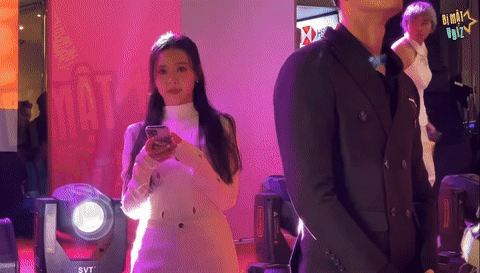 Midu và thiếu gia nhựa Duy Tân từng công khai sánh đôi ở sự kiện, thái độ lạ của cả hai gây chú ý - Ảnh 3. Midu và thiếu gia nhựa Duy Tân từng công khai sánh đôi ở sự kiện, thái độ lạ của cả hai gây chú ý - Ảnh 3.