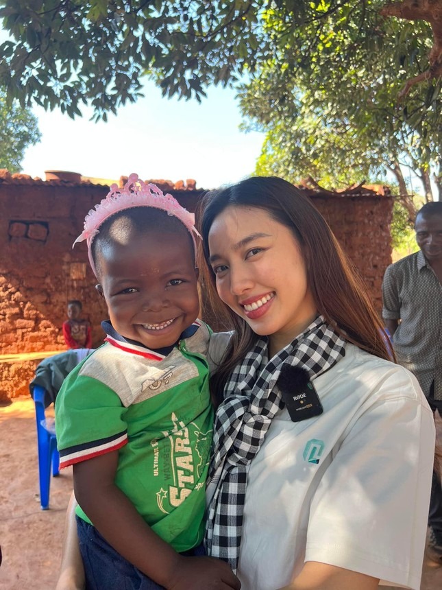 Lôi con bất ngờ bị bịt miệng sau câu nói: Cô Tiên ơi, chú Linh đang ở Việt Nam rồi này - Ảnh 5.