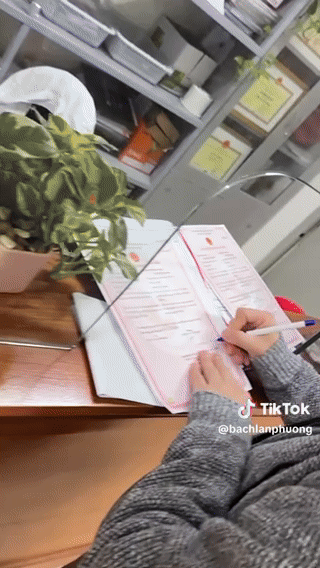 Diễn viên Huỳnh Anh và bạn gái MC hơn 6 tuổi chính thức đăng ký kết hôn sau hơn 4 năm yêu - Ảnh 4. Diễn viên Huỳnh Anh và bạn gái MC hơn 6 tuổi chính thức đăng ký kết hôn sau hơn 4 năm yêu - Ảnh 4.